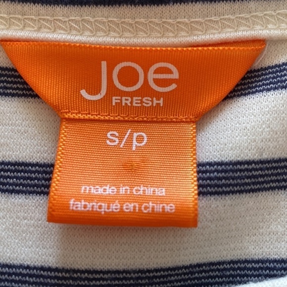 Joe Fresh back and white striped short sleeve shift dress. Small
C - Picture 3 of 7